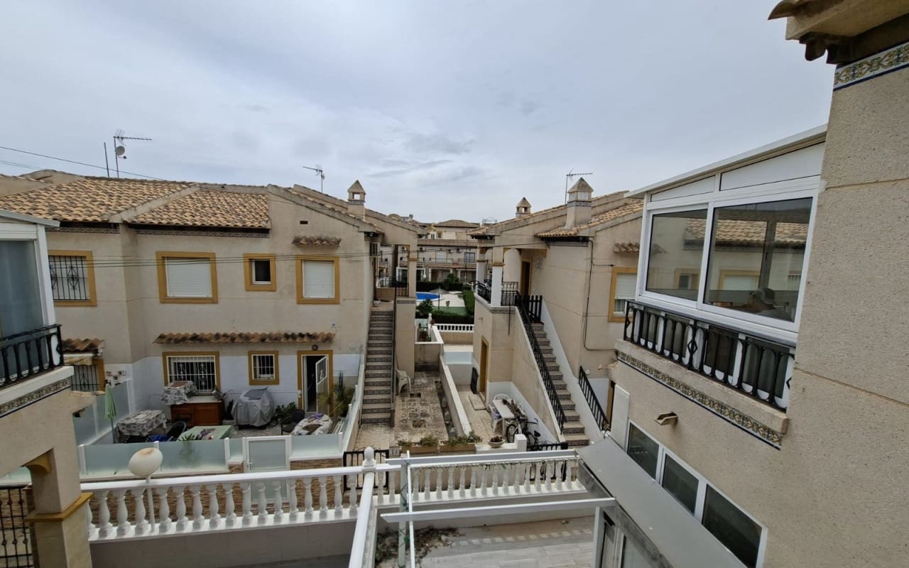 2 bedroom Townhouse for sale in Playa Flamenca with pool - € 169,000 (Ref: 9973611)