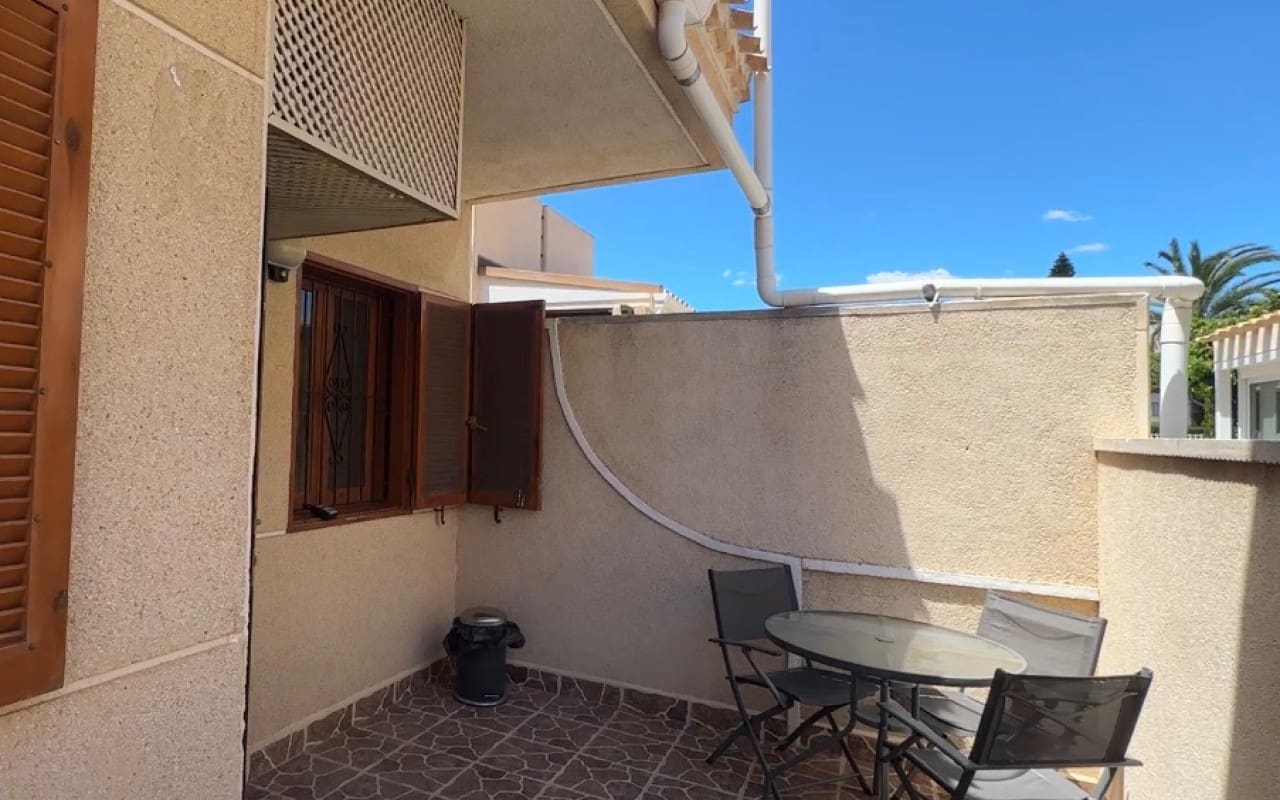 2 bedroom Townhouse for sale in Playa Flamenca with pool - € 185,000 (Ref: 9973612)