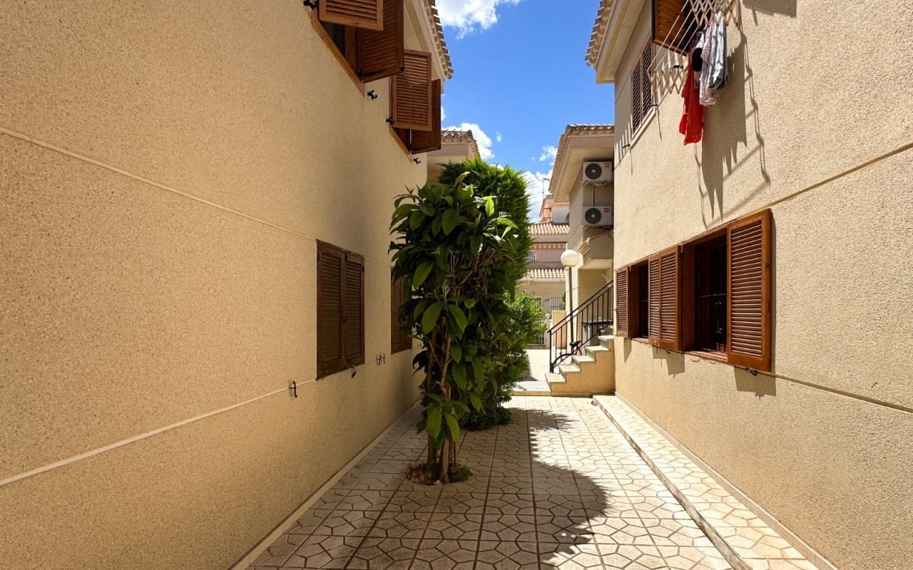 2 bedroom Townhouse for sale in Playa Flamenca with pool - € 185,000 (Ref: 9973612)