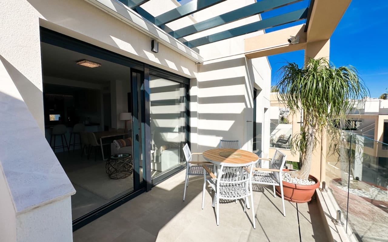 2 bedroom Townhouse for sale in Villamartin with pool - € 319,000 (Ref: 9973616)