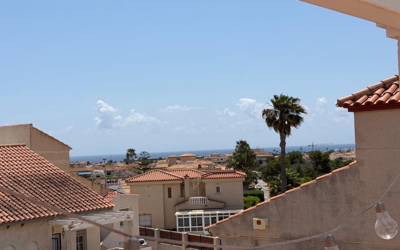 2 bedroom Townhouse for sale in Playa Flamenca with pool - € 198,000 (Ref: 9973618)