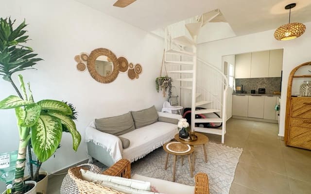 2 soveværelse Byhus til salg i Playa Flamenca, Orihuela med swimmingpool - € 198.000 (Ref: 9973618)