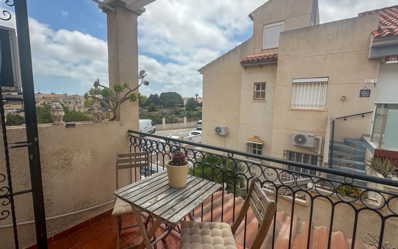 2 bedroom Townhouse for sale in Playa Flamenca with pool - € 198,000 (Ref: 9973618)