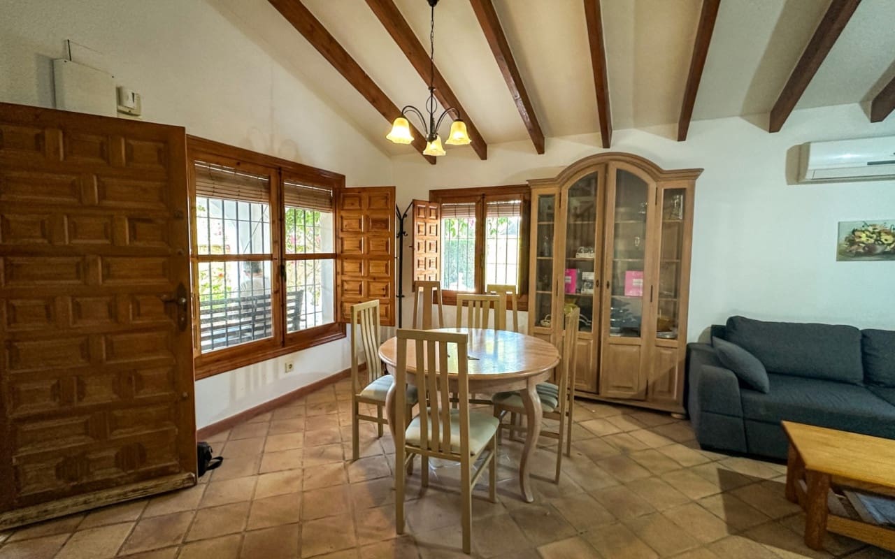 4 bedroom Villa for sale in Cabo Roig with pool - € 699,000 (Ref: 9973619)