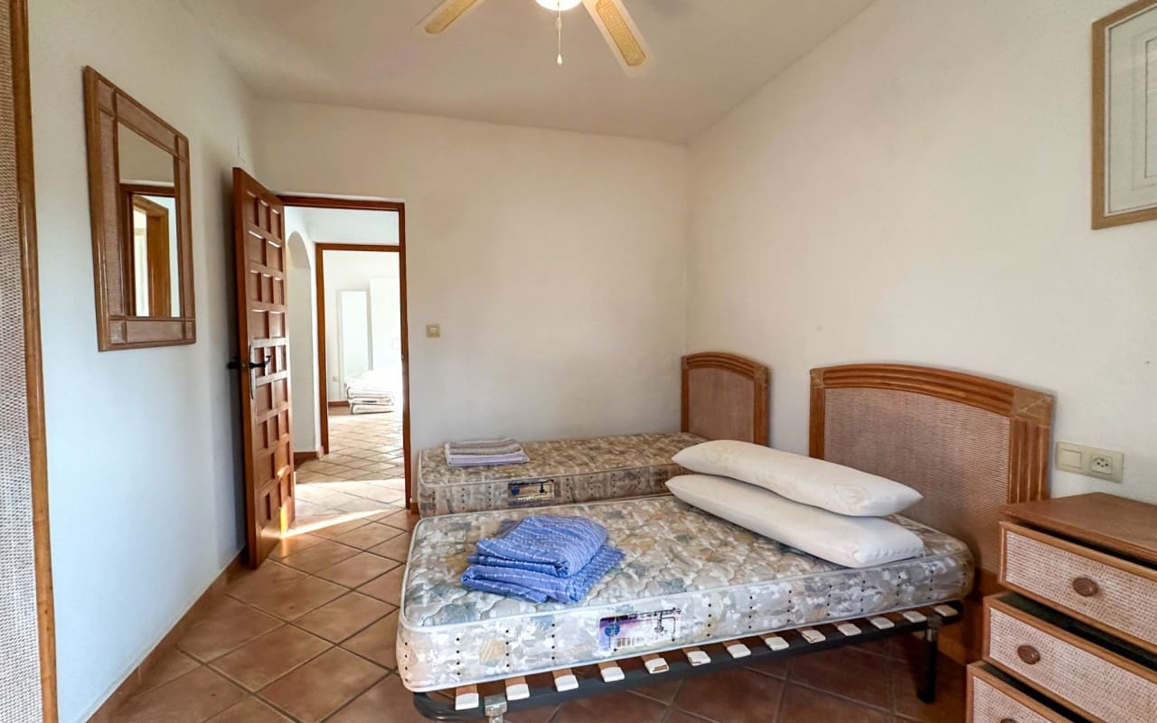 4 bedroom Villa for sale in Cabo Roig with pool - € 699,000 (Ref: 9973619)