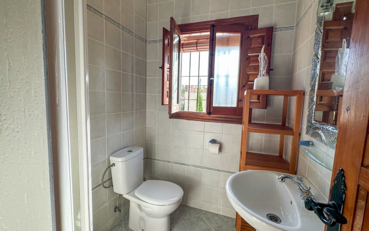 4 bedroom Villa for sale in Cabo Roig with pool - € 699,000 (Ref: 9973619)
