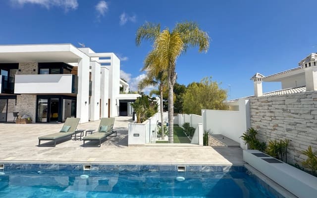 4 soveværelse Villa til salg i Villamartin, Orihuela med swimmingpool garage - € 2.950.000 (Ref: 9973623)