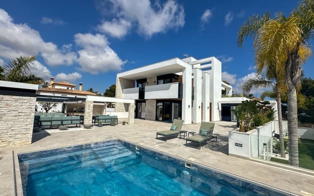 4 soveværelse Villa til salg i Villamartin, Orihuela med swimmingpool garage - € 2.950.000 (Ref: 9973623)