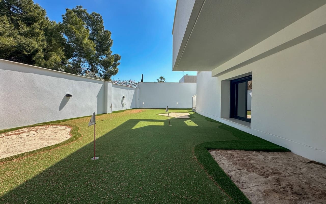 4 Zimmer Villa zu verkaufen in Villamartin mit Pool - 2.950.000 € (Ref: 9973623)