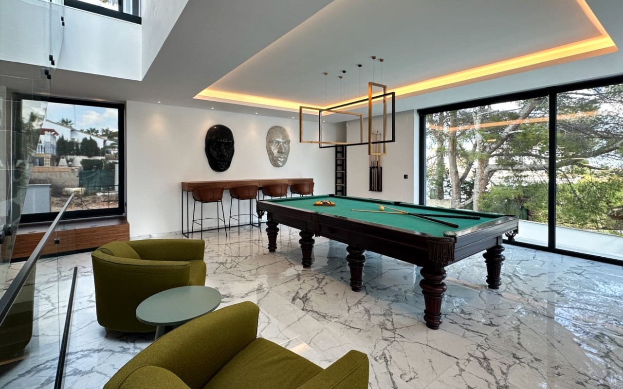 4 Zimmer Villa zu verkaufen in Villamartin mit Pool - 2.950.000 € (Ref: 9973623)