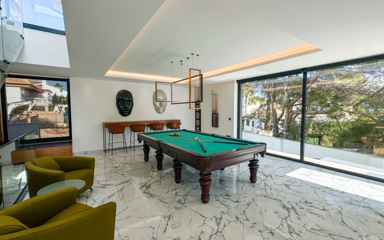4 Zimmer Villa zu verkaufen in Villamartin mit Pool - 2.950.000 € (Ref: 9973623)