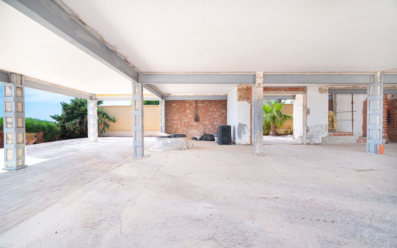 5 bedroom Villa for sale in Cabo Roig with pool - € 2,400,000 (Ref: 9973624)