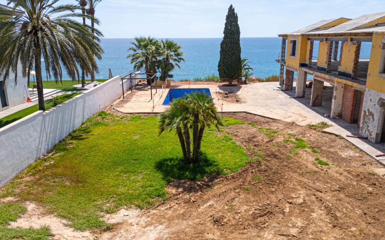 5 bedroom Villa for sale in Cabo Roig with pool - € 2,400,000 (Ref: 9973624)