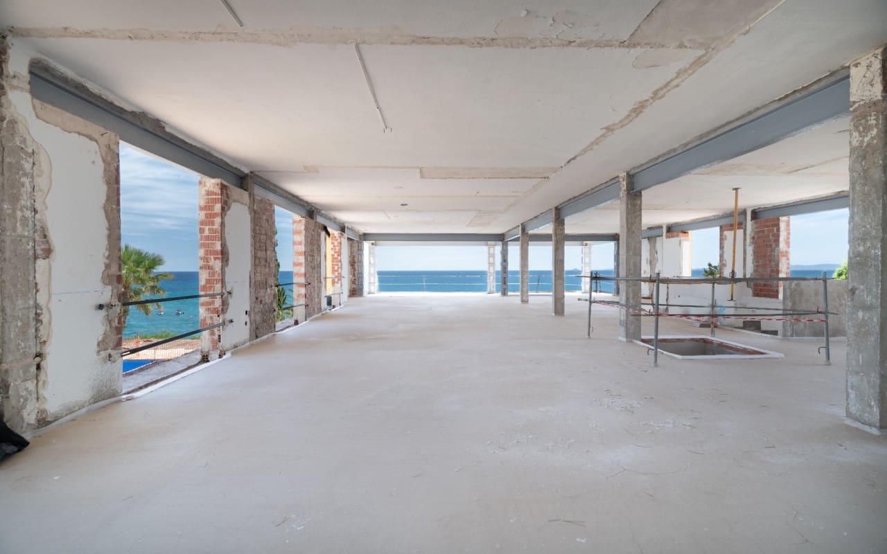 5 bedroom Villa for sale in Cabo Roig with pool - € 2,400,000 (Ref: 9973624)