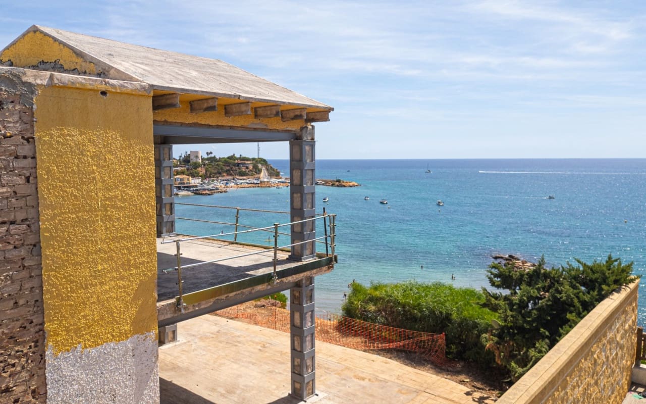 5 bedroom Villa for sale in Cabo Roig with pool - € 2,400,000 (Ref: 9973624)
