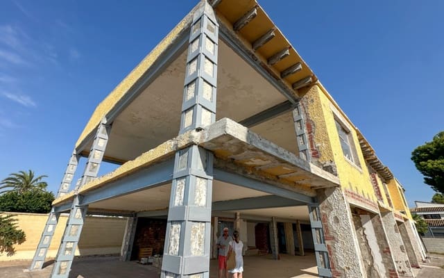 5 slaapkamer Villa te koop in Cabo Roig, Orihuela met zwembad - € 2.400.000 (Ref: 9973624)