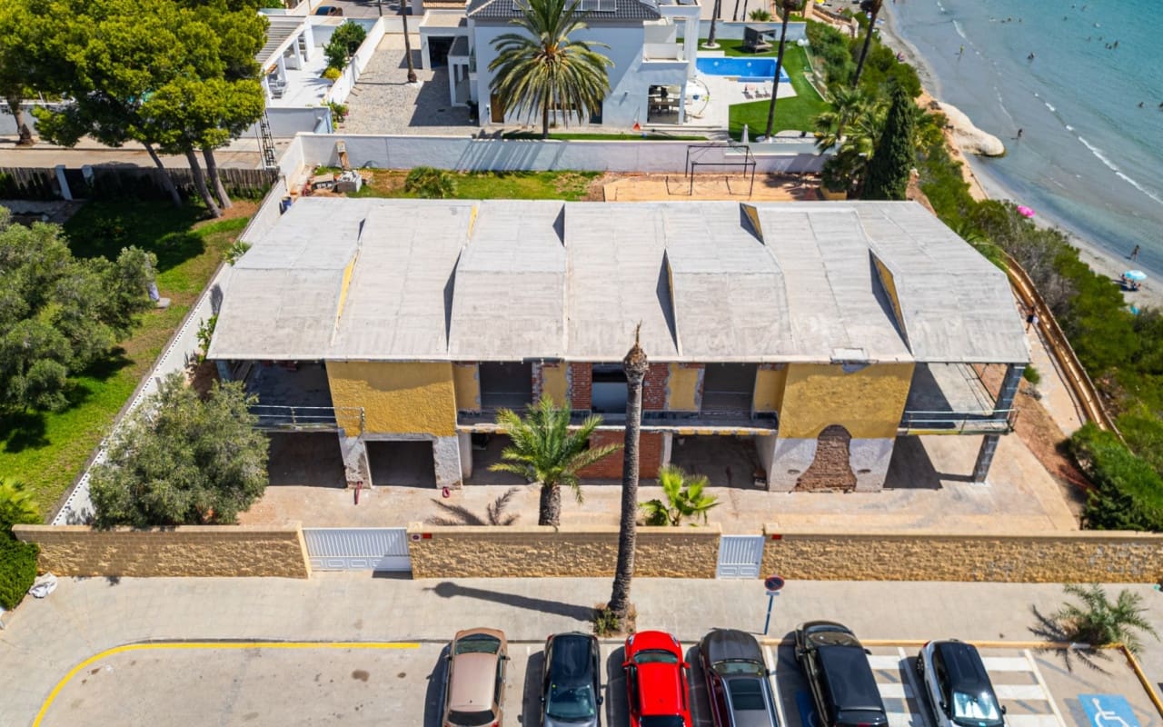 5 bedroom Villa for sale in Cabo Roig with pool - € 2,400,000 (Ref: 9973624)