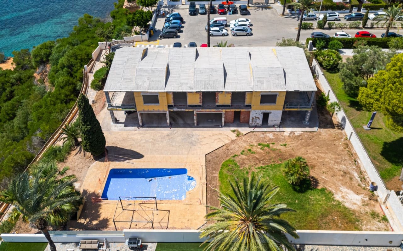 5 bedroom Villa for sale in Cabo Roig with pool - € 2,400,000 (Ref: 9973624)