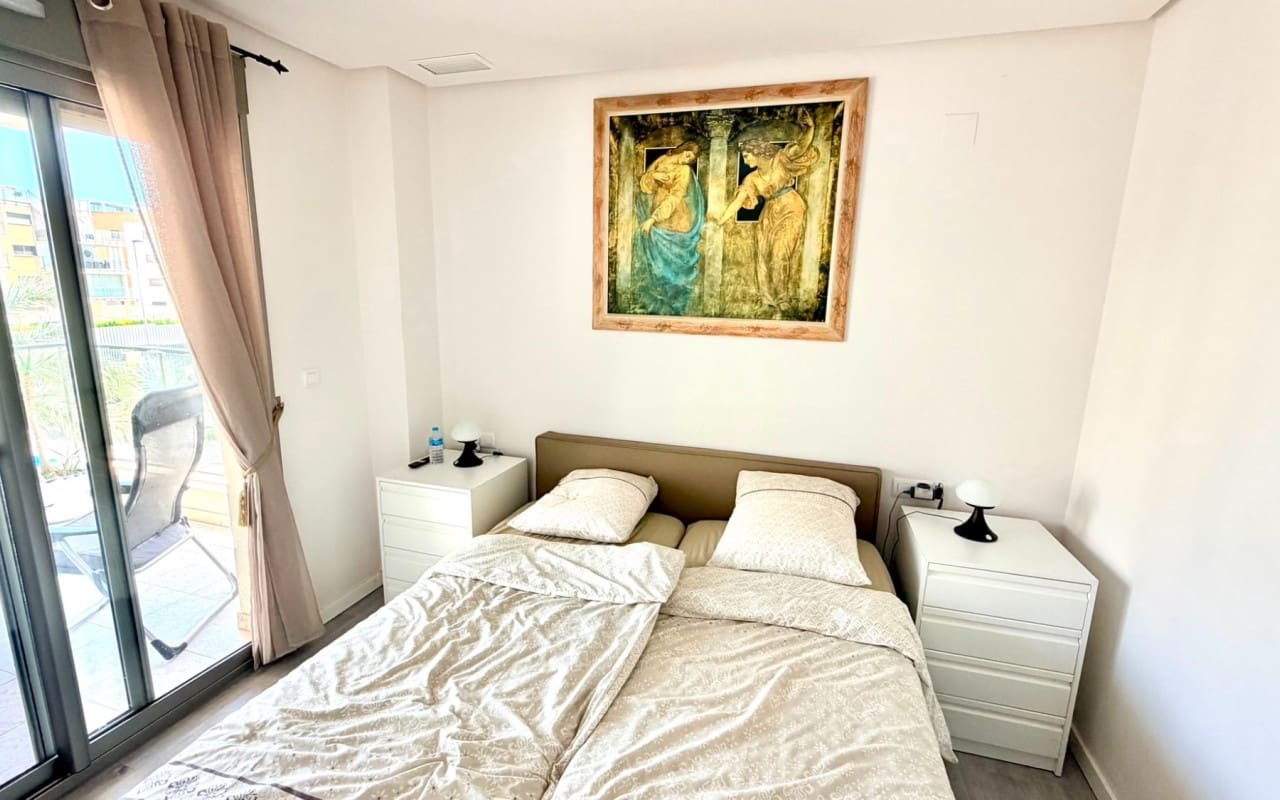 2 soveværelse Lejlighed til salg i La Zenia med swimmingpool garage - € 269.900 (Ref: 9973626)