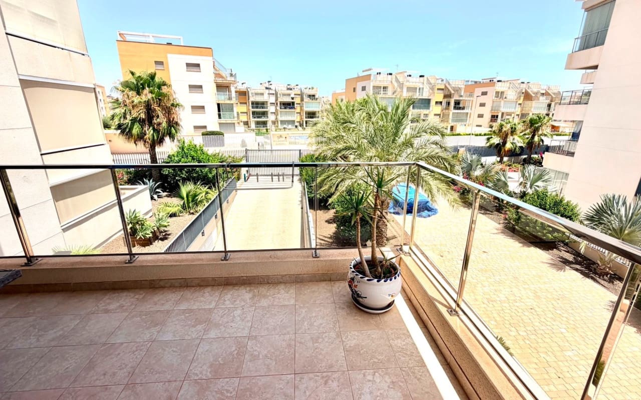 2 soveværelse Lejlighed til salg i La Zenia med swimmingpool garage - € 269.900 (Ref: 9973626)