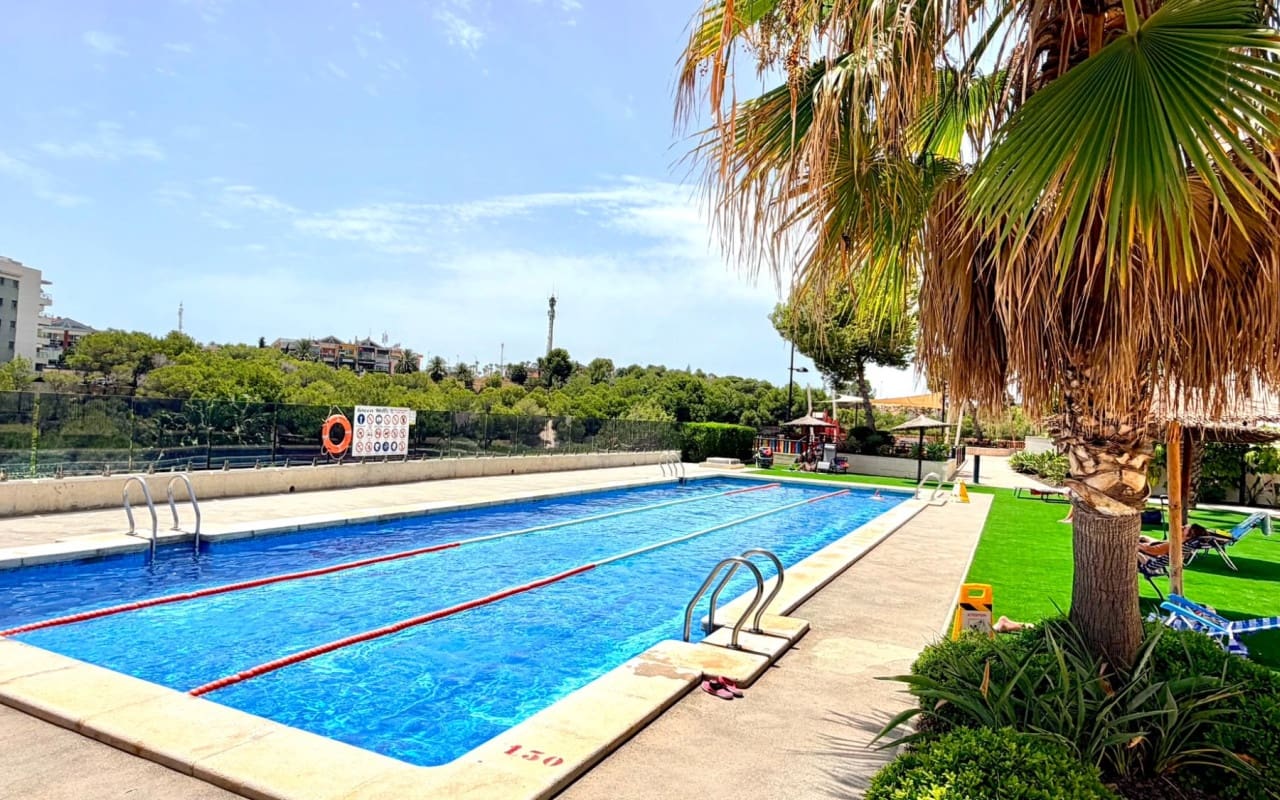 2 soveværelse Lejlighed til salg i La Zenia med swimmingpool garage - € 269.900 (Ref: 9973626)