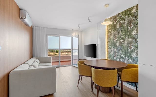 2 soverom Penthouse til salgs i Punta Prima, Torrevieja med svømmebasseng - € 225 000 (Ref: 9973630)