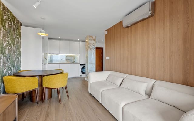 2 soverom Penthouse til salgs i Punta Prima, Torrevieja med svømmebasseng - € 225 000 (Ref: 9973630)