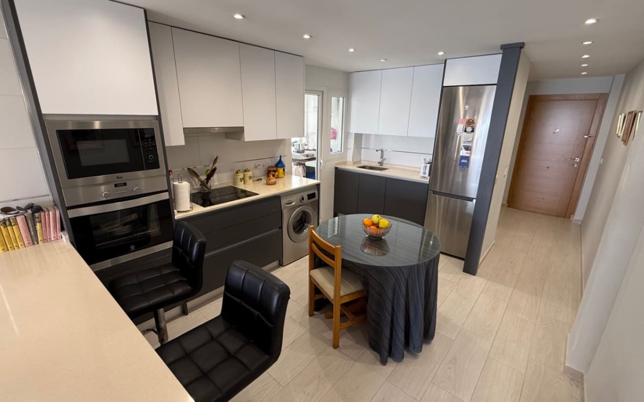 3 bedroom Beach Apartment for sale in Torrevieja - € 329,000 (Ref: 9973632)