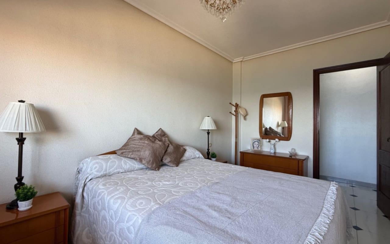 3 Zimmer Strandapartment zu verkaufen in Torrevieja - 324.000 € (Ref: 9973633)