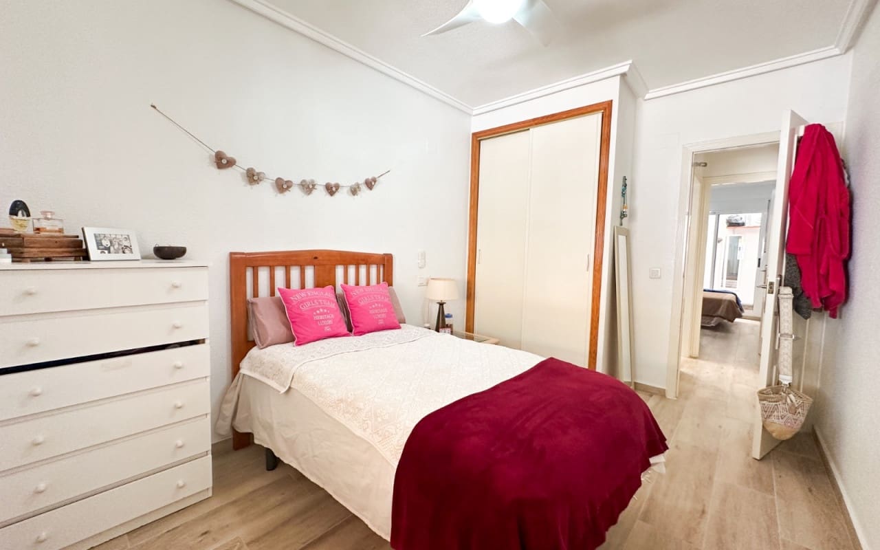 2 soverom Leilighet til salgs i Torrevieja - € 227 000 (Ref: 9973634)