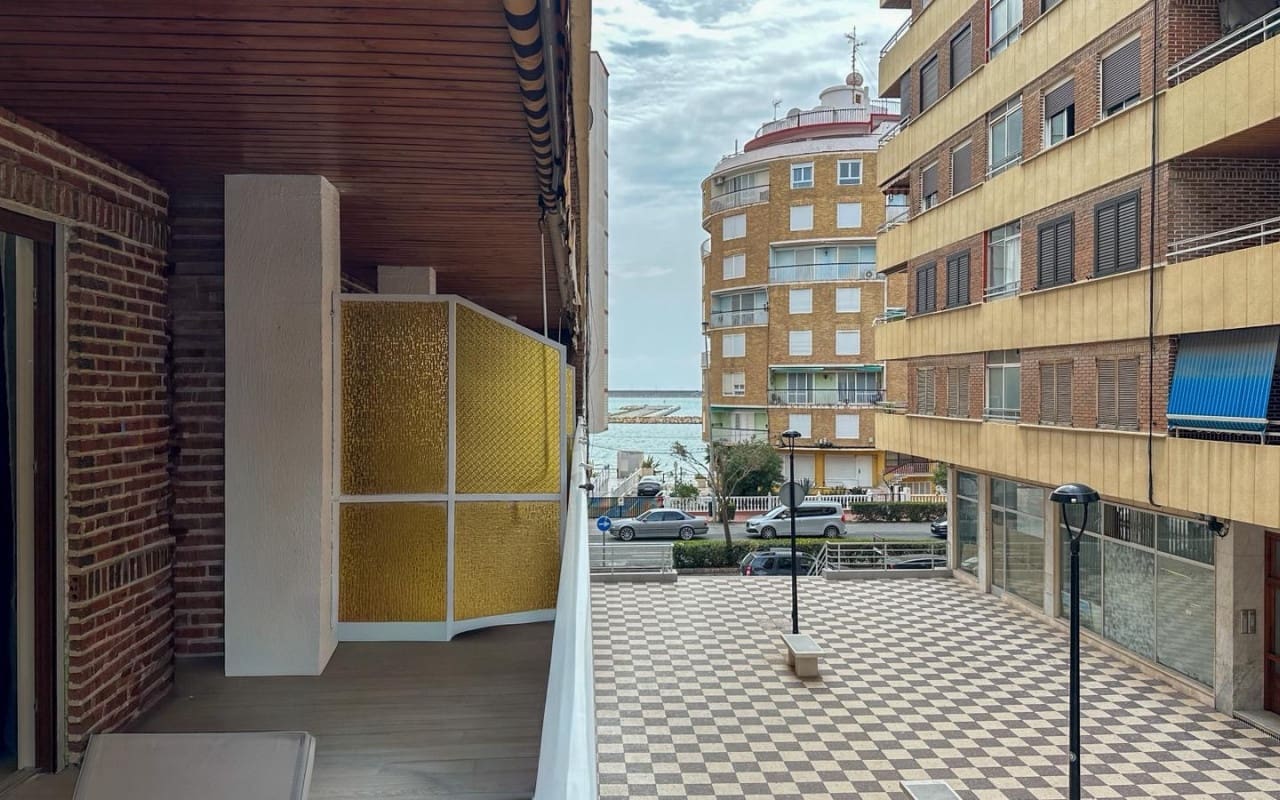 2 soveværelse Strandlejlighed til salg i Torrevieja - € 254.000 (Ref: 9973635)