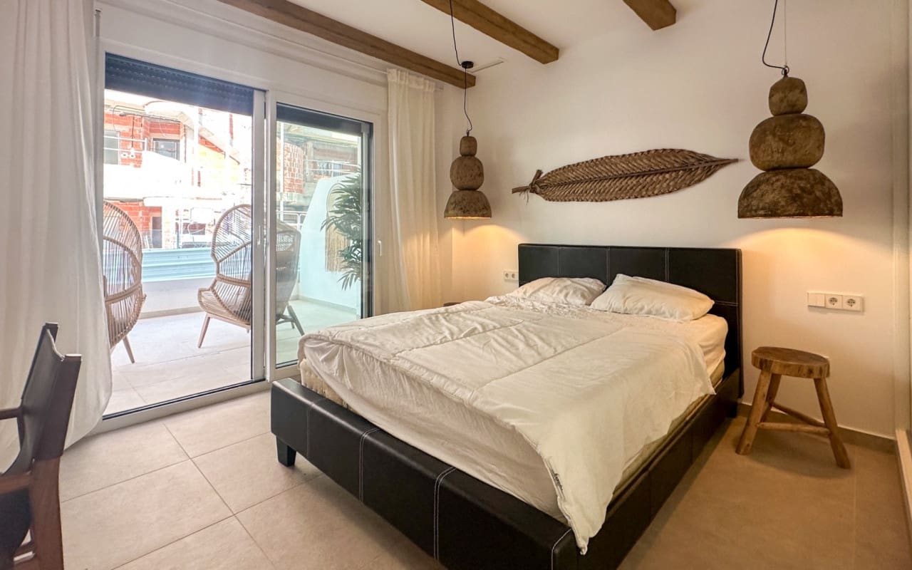 2 soveværelse Lejlighed til salg i Playa Flamenca med swimmingpool - € 379.000 (Ref: 9973636)