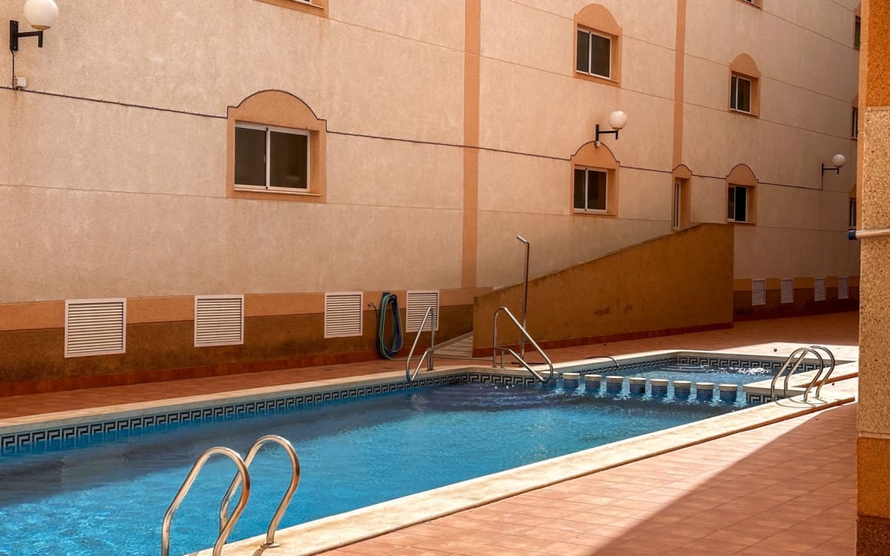 3 camera da letto Appartamento in vendita in Torrevieja con piscina - 194.900 € (Rif: 9973637)