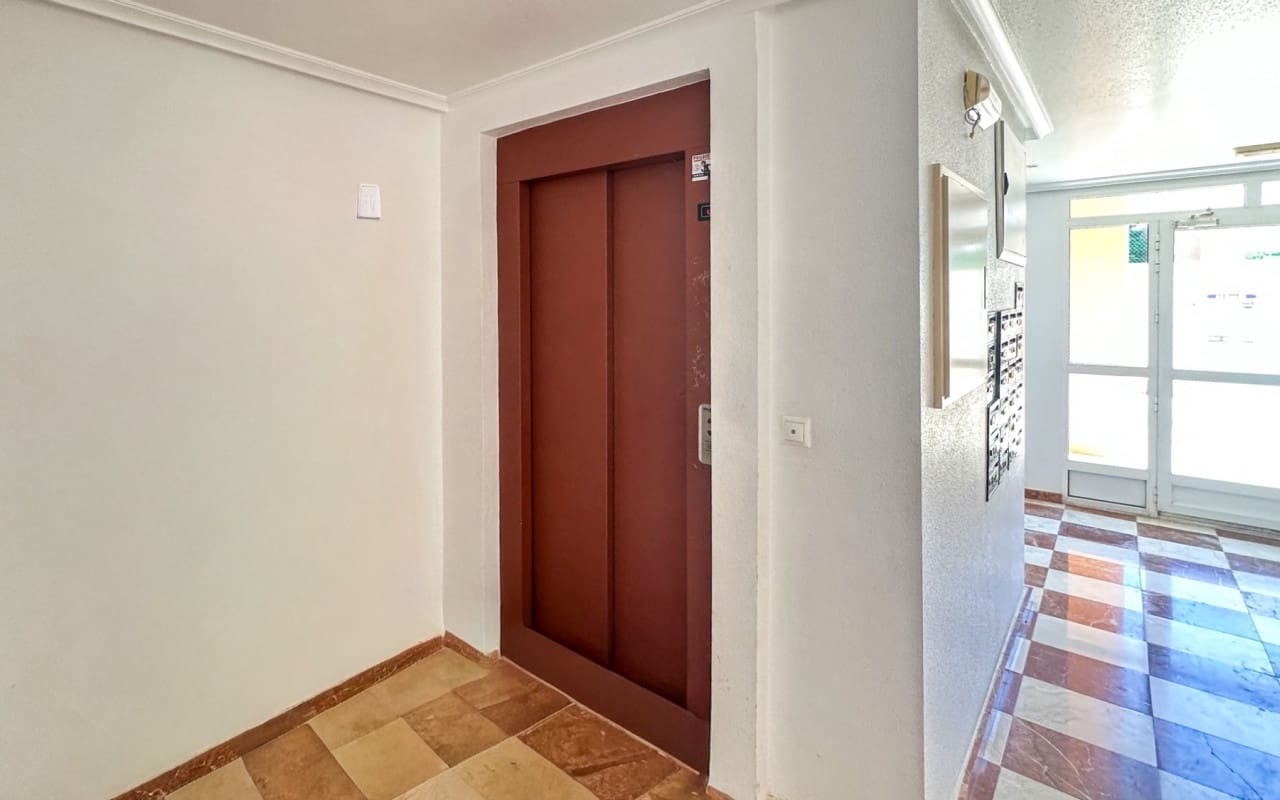 2 quarto Apartamento para venda em Guardamar del Segura com piscina garagem - 215 000 € (Ref: 9973639)