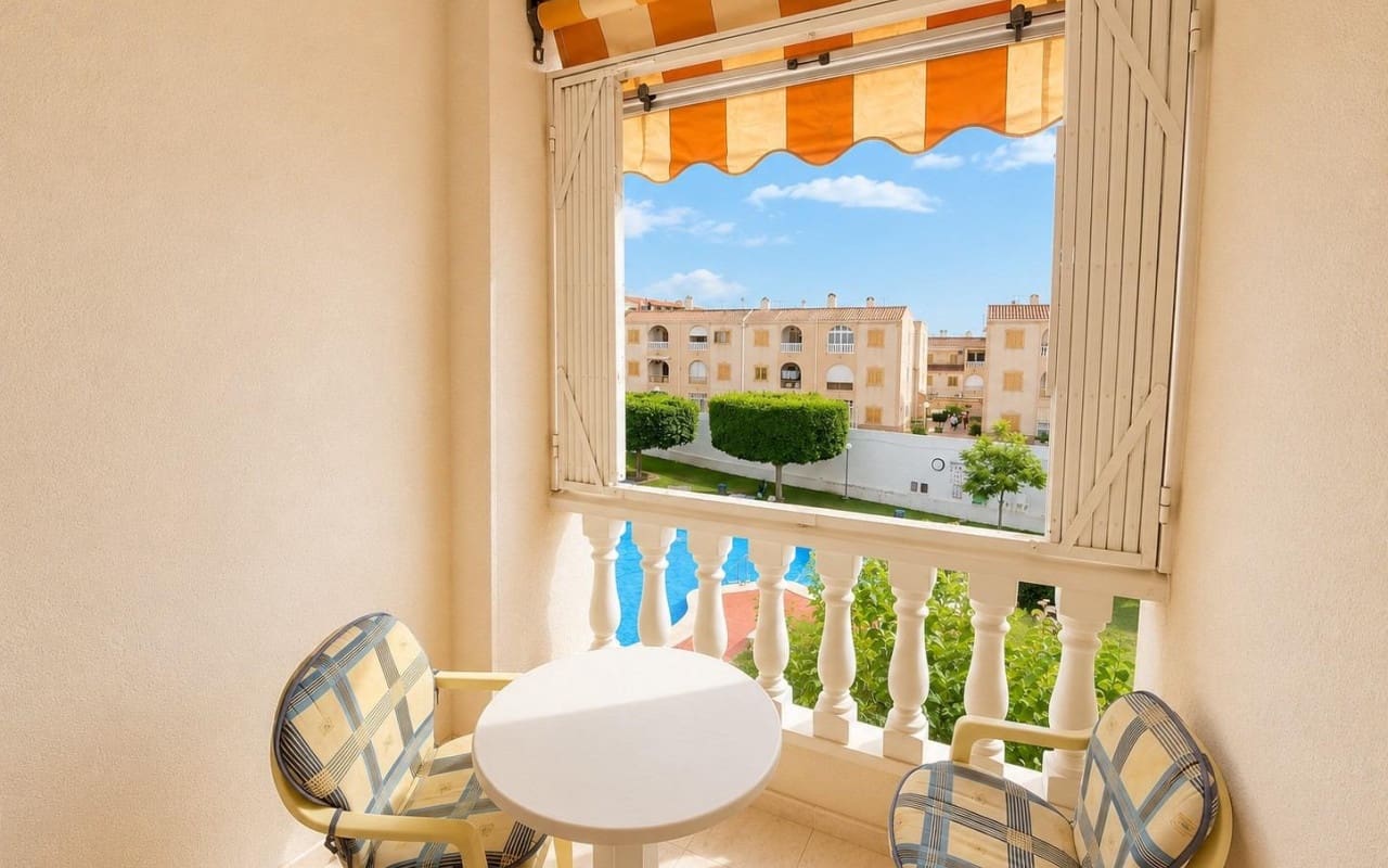 1 bedroom Apartment for sale in Torrevieja with pool - € 103,000 (Ref: 9973640)