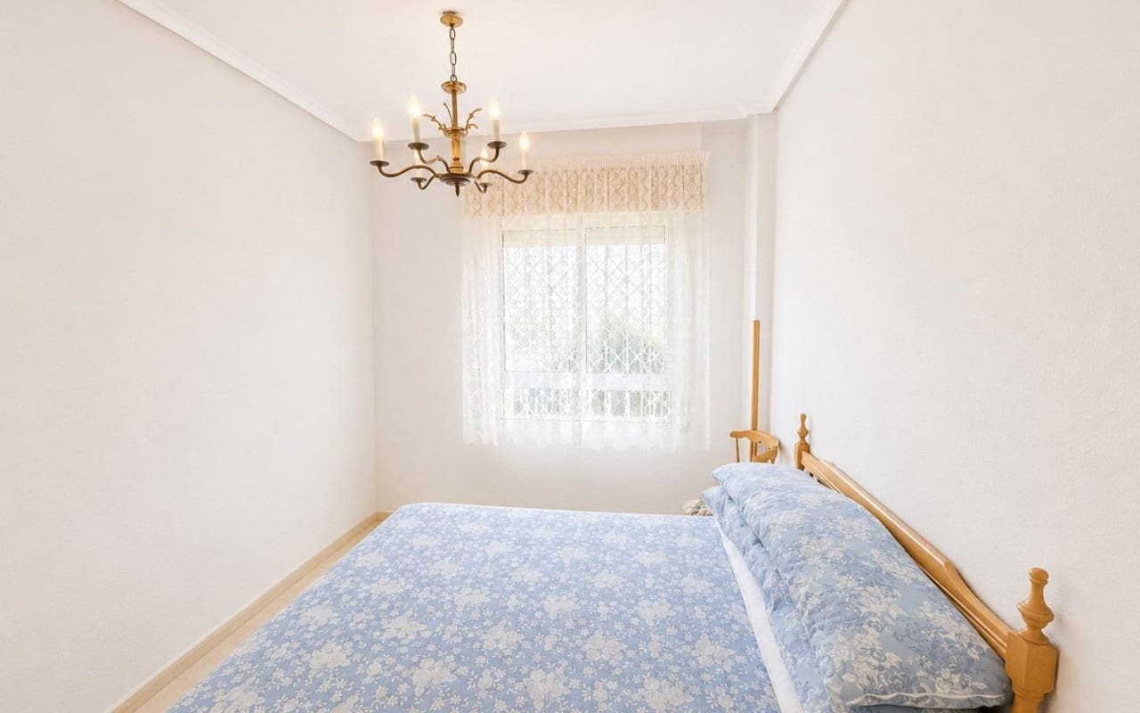 1 bedroom Apartment for sale in Torrevieja with pool - € 103,000 (Ref: 9973640)
