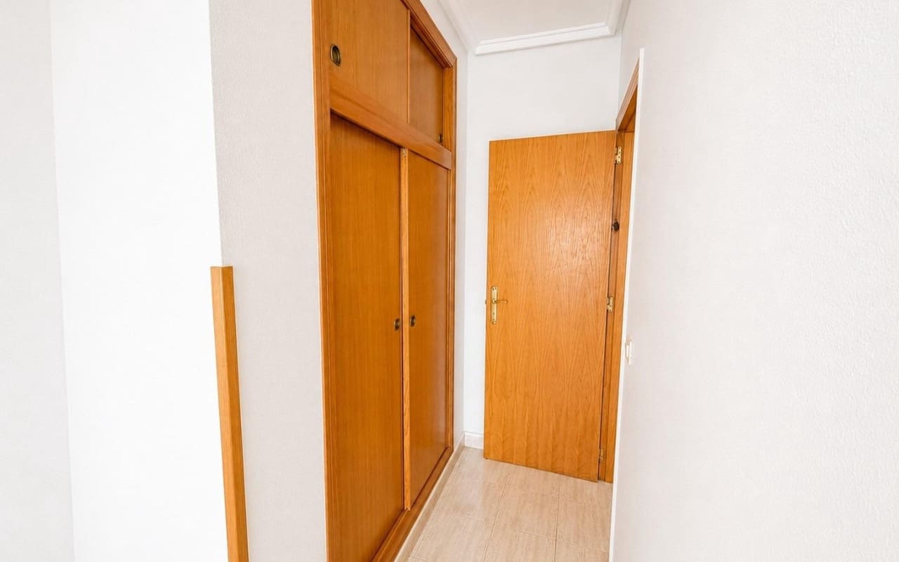 1 bedroom Apartment for sale in Torrevieja with pool - € 103,000 (Ref: 9973640)