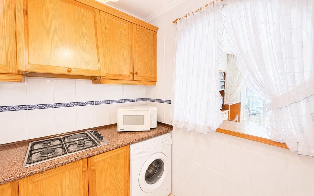 1 bedroom Apartment for sale in Torrevieja with pool - € 103,000 (Ref: 9973640)