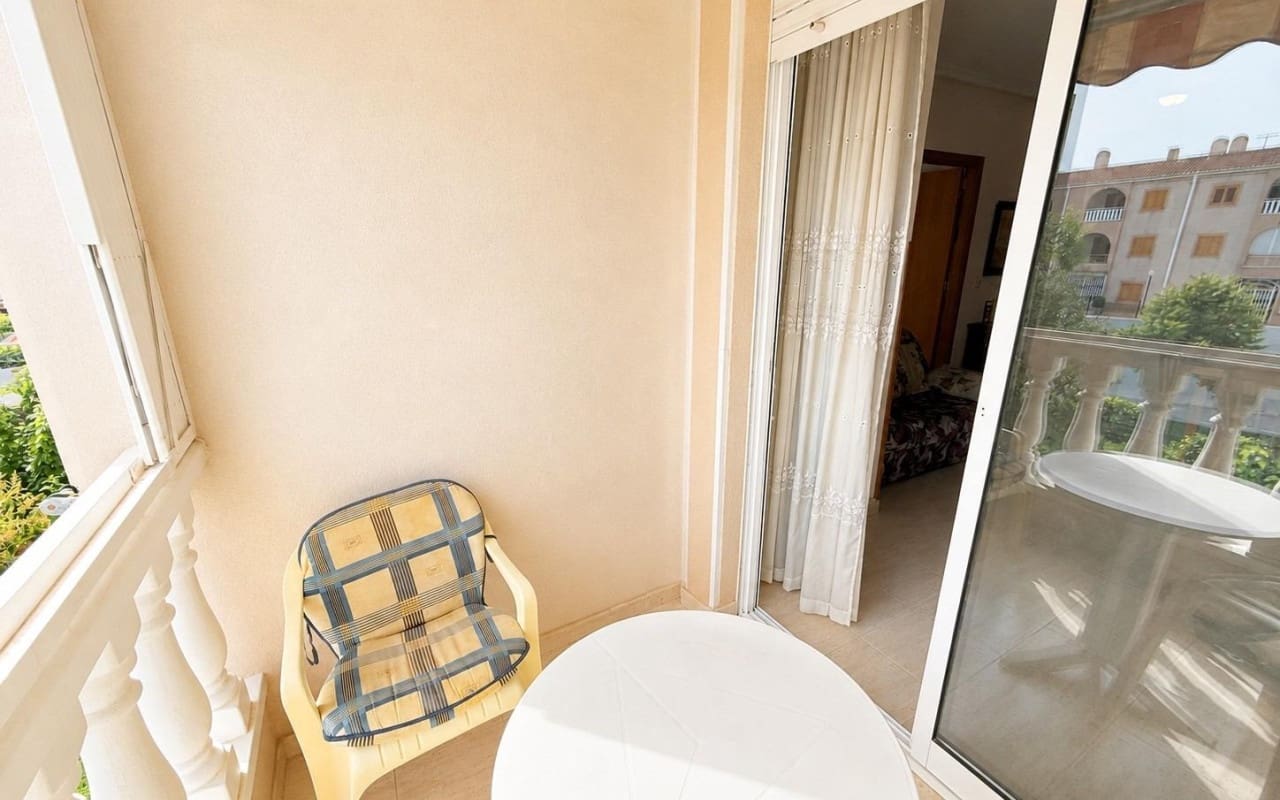 1 bedroom Apartment for sale in Torrevieja with pool - € 103,000 (Ref: 9973640)