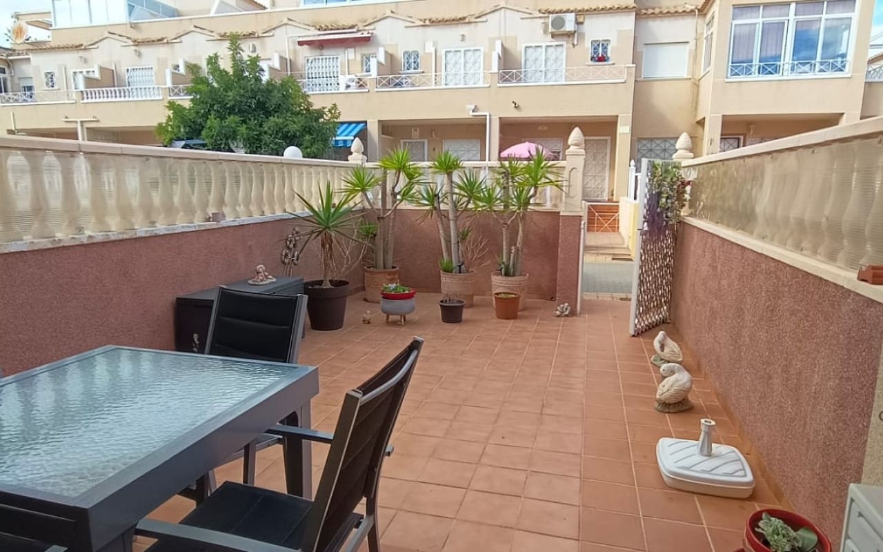 2 bedroom Townhouse for sale in Orihuela Costa with pool - € 185,000 (Ref: 9973641)