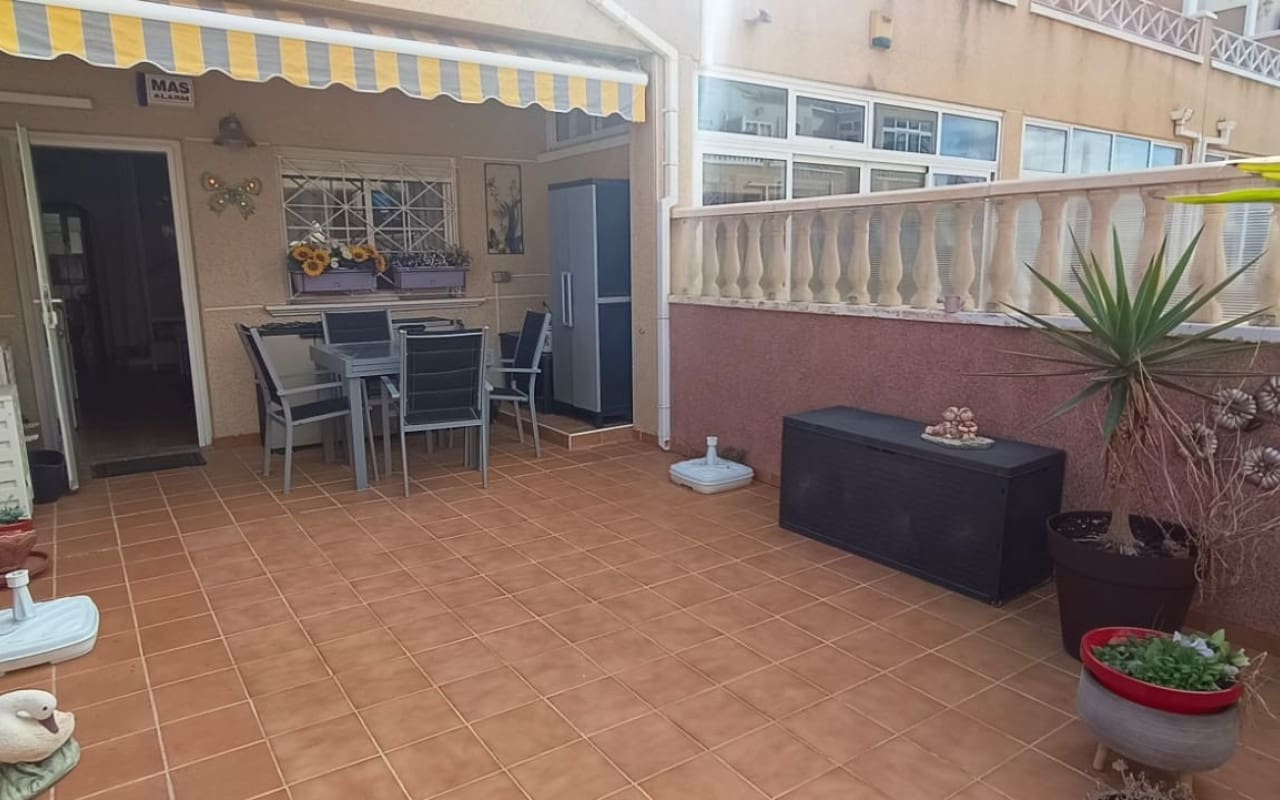 2 bedroom Townhouse for sale in Orihuela Costa with pool - € 185,000 (Ref: 9973641)