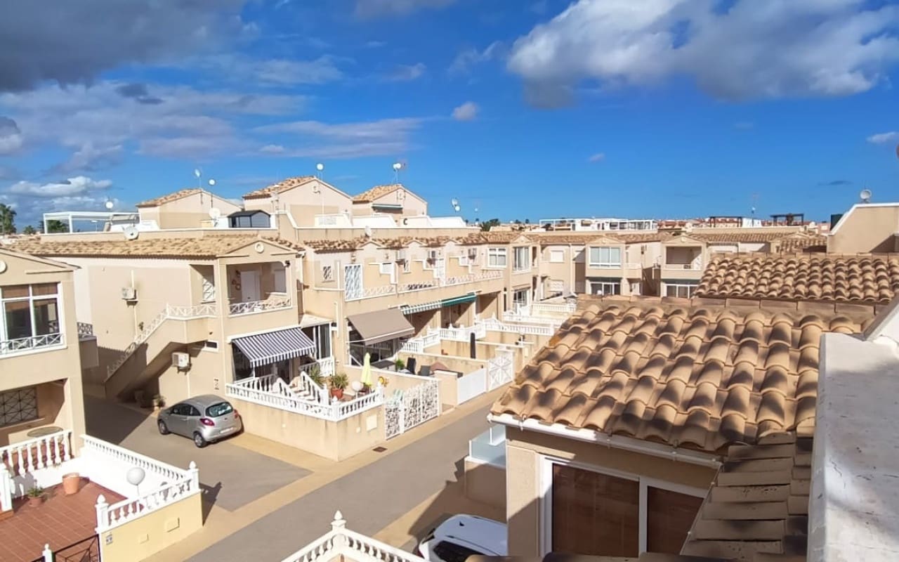 2 bedroom Townhouse for sale in Orihuela Costa with pool - € 185,000 (Ref: 9973641)
