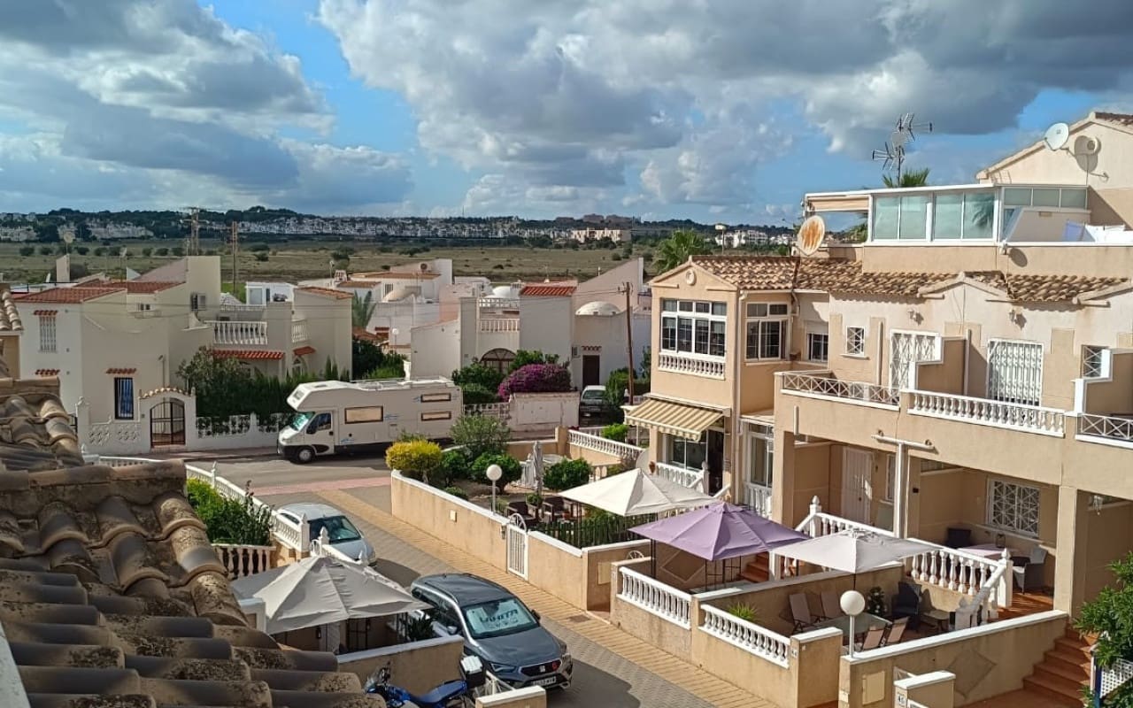 2 bedroom Townhouse for sale in Orihuela Costa with pool - € 185,000 (Ref: 9973641)