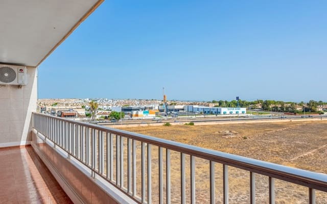 2 soverom Penthouse til salgs i Punta Prima, Orihuela med svømmebasseng - € 225 000 (Ref: 9973643)
