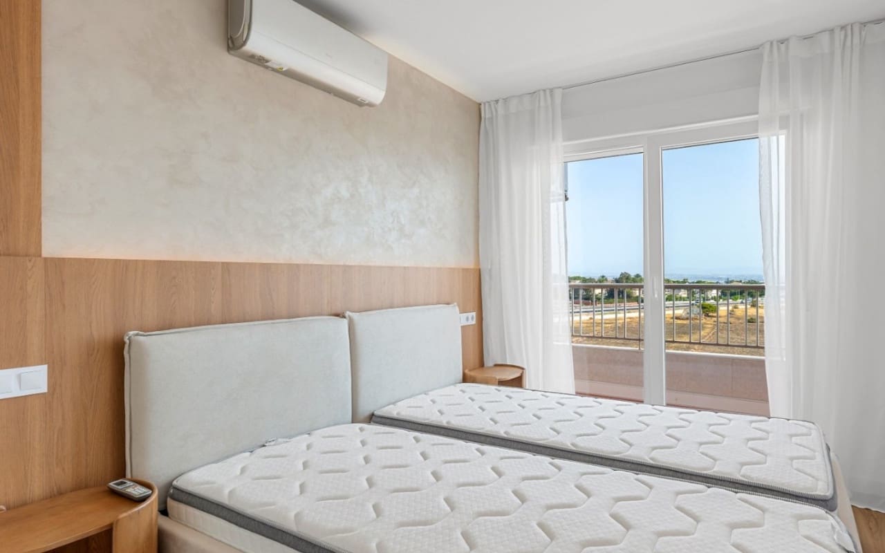 2 bedroom Penthouse for sale in Orihuela Costa with pool - € 225,000 (Ref: 9973643)
