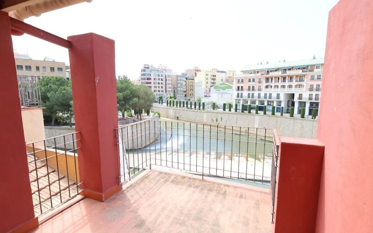 Casa de 5 habitaciones en Orihuela en venta - 260.000 € (Ref: 9976525)