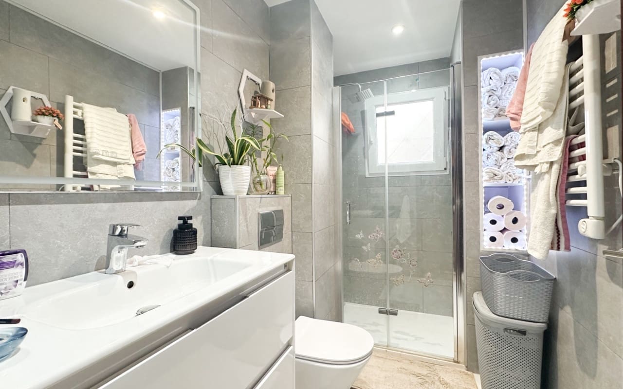 2 soverom Hus til salgs i Torrevieja med svømmebasseng - € 179 900 (Ref: 9977554)