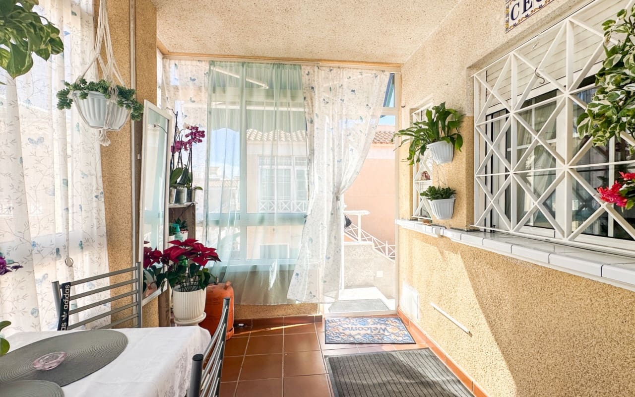 2 soverom Hus til salgs i Torrevieja med svømmebasseng - € 179 900 (Ref: 9977554)