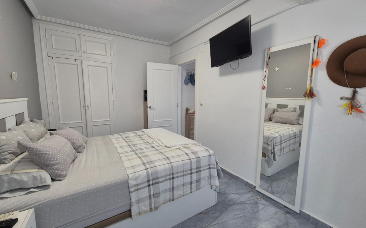 2 soverom Hus til salgs i Torrevieja med svømmebasseng - € 179 900 (Ref: 9977554)