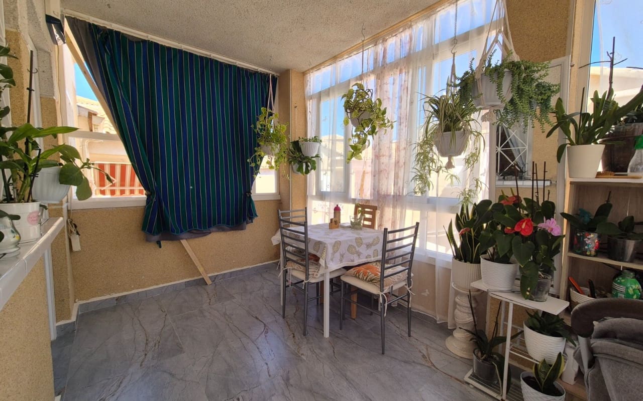 2 soverom Hus til salgs i Torrevieja med svømmebasseng - € 179 900 (Ref: 9977554)
